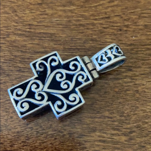 Sterling Silver black onyx’s stone cross - Picture 3 of 5